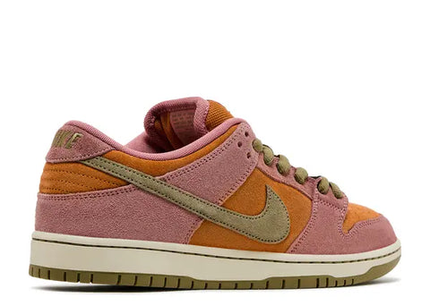 Nike SB Dunk Low Red Stardust